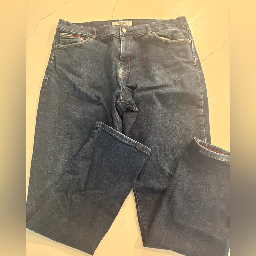 Tommy Hilfiger Jeans Mens 38x32 Blue Relaxed Straight Dark Wash Denim Pants